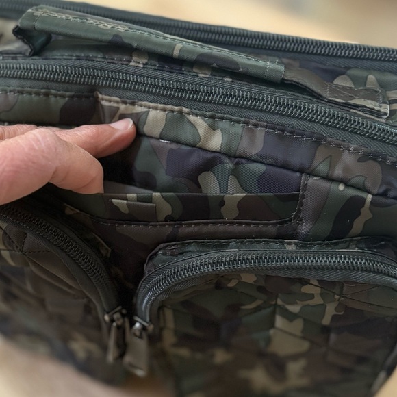 Lug Navigator Camo Quilted Messenger Bag - Picture 9 of 14